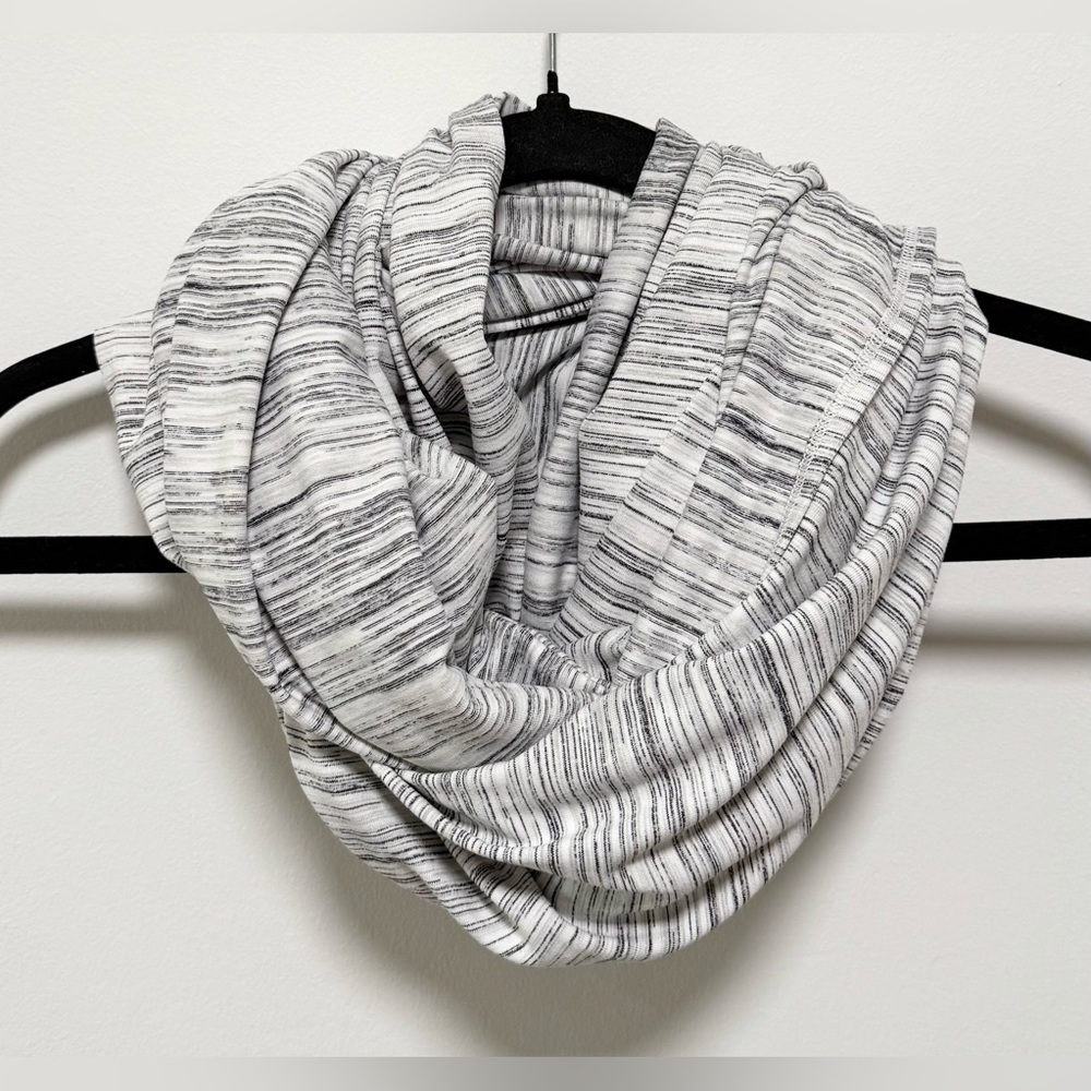 Lululemon Scarf - Picture 4 of 5